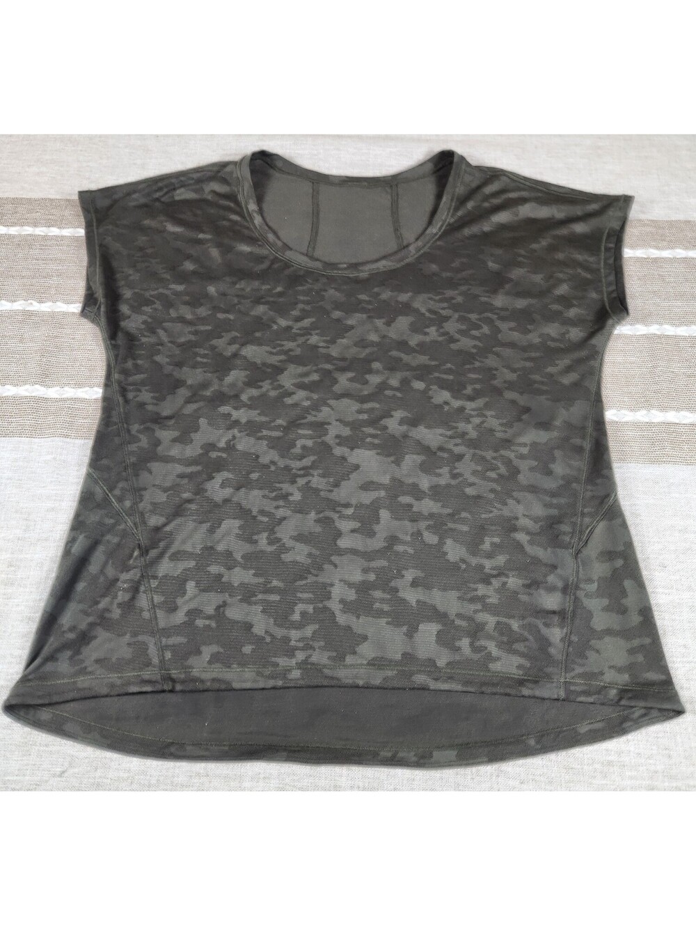 Lululemon Women's Deep Camo Green Miles Ahead Short Sleeve Vented Shirt